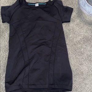 IVIVVA black workout t-shirt